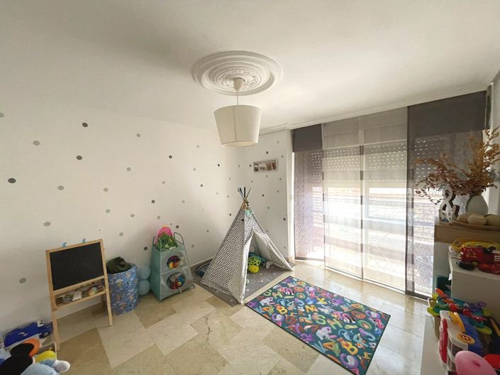 Image No.13-4 Bed Apartment for sale