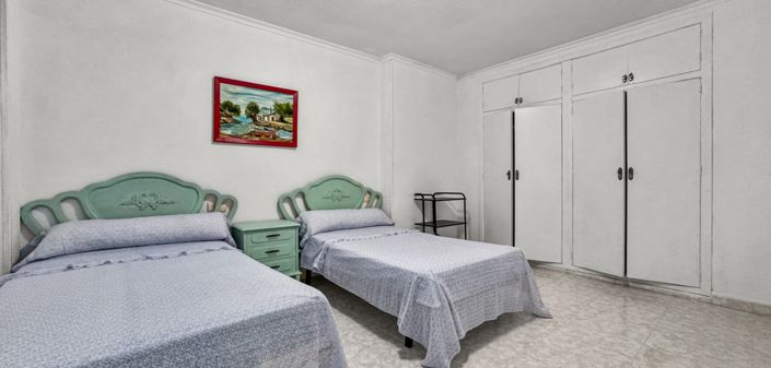 Image No.14-3 Bed Apartment for sale