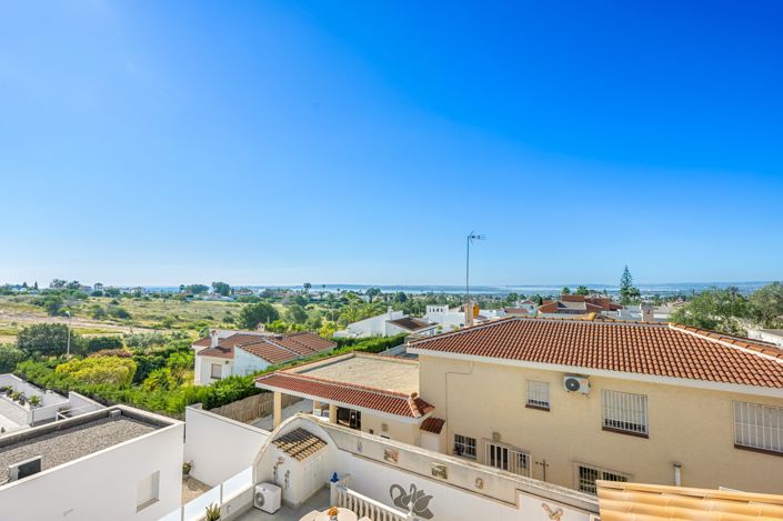 Image No.37-3 Bed Villa for sale