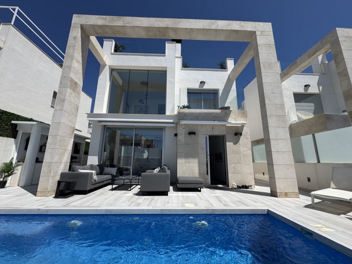 Image No.18-4 Bed Villa for sale