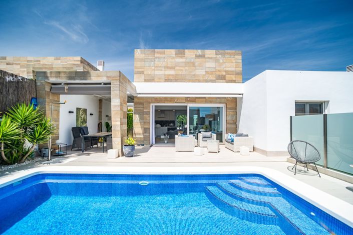Image No.3-3 Bed Villa for sale
