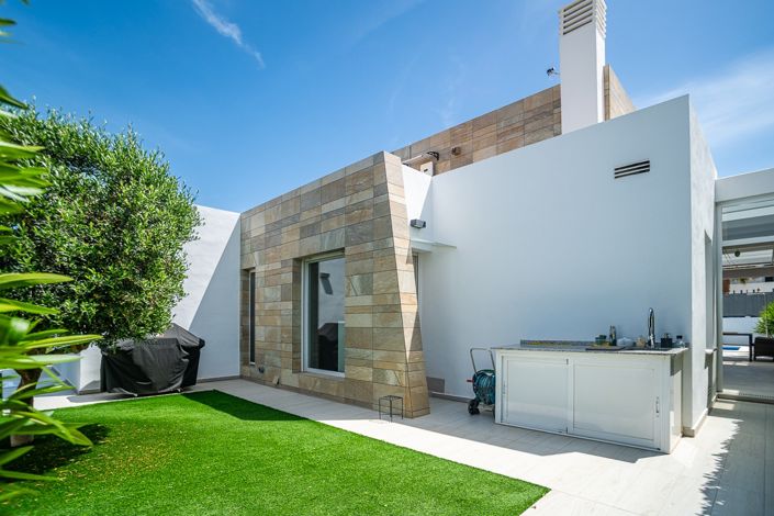 Image No.35-3 Bed Villa for sale