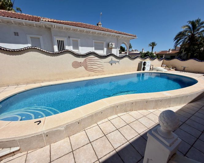 Image No.29-4 Bed Villa for sale