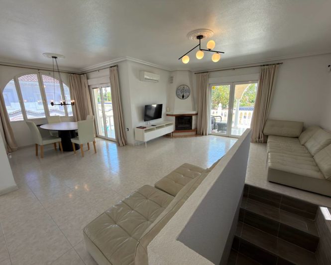 Image No.5-4 Bed Villa for sale