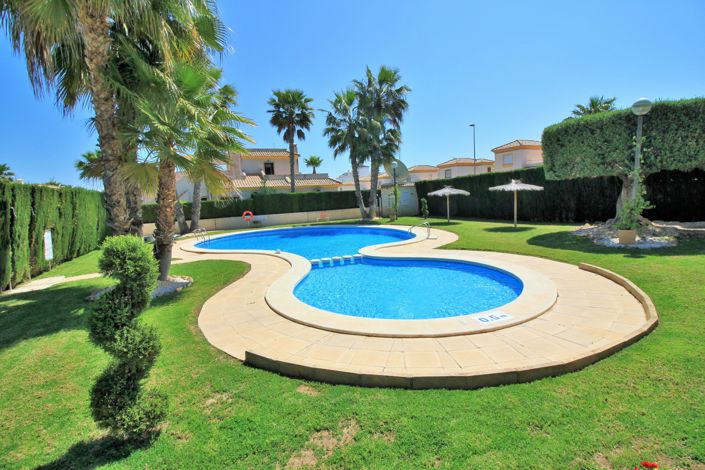 Image No.28-3 Bed Townhouse for sale
