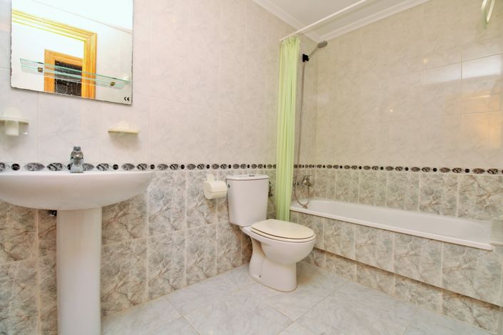 Image No.18-3 Bed Apartment for sale