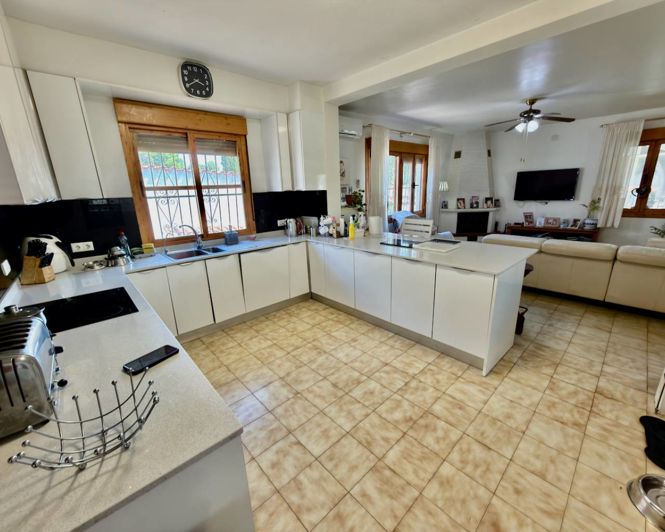 Image No.2-7 Bed Villa for sale
