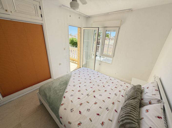 Image No.30-4 Bed Villa for sale