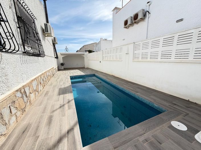 Image No.30-2 Bed Villa for sale