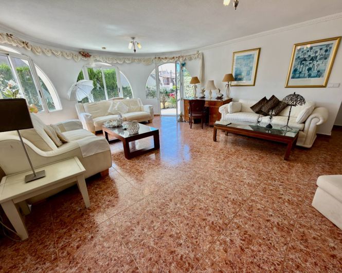 Image No.17-5 Bed Villa for sale