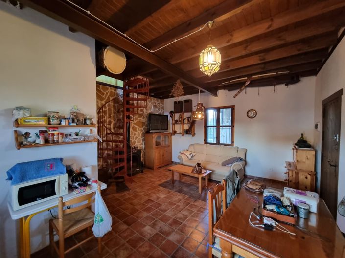 Image No.10-1 Bed House for sale