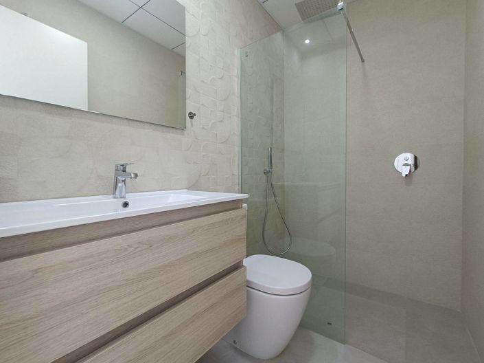 Image No.30-5 Bed Villa for sale