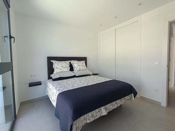 Image No.10-5 Bed Villa for sale