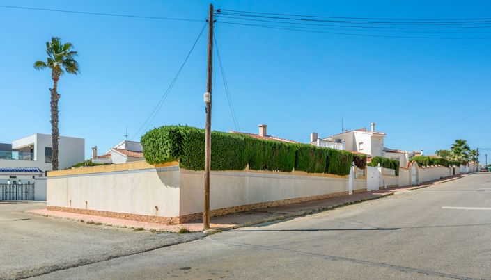 Image No.35-2 Bed Villa for sale