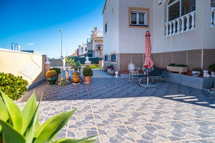 Image No.5-2 Bed Villa for sale