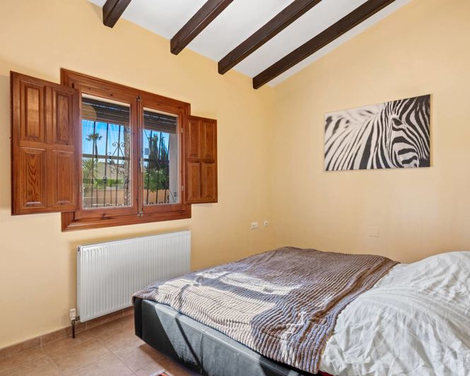 Image No.20-3 Bed Finca for sale