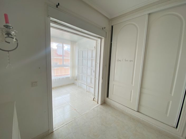 Image No.21-2 Bed Townhouse for sale