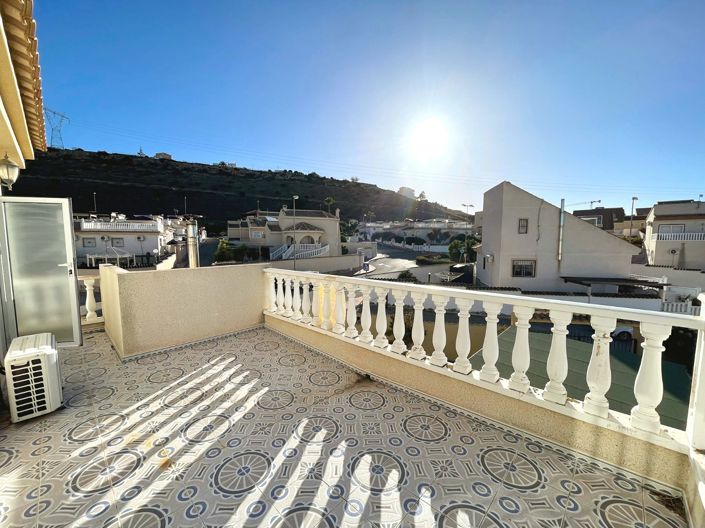 Image No.18-3 Bed Villa for sale