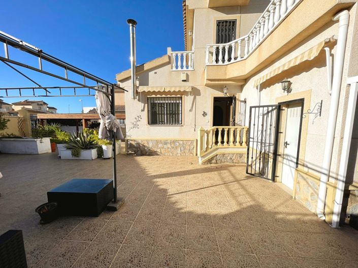 Image No.3-3 Bed Villa for sale