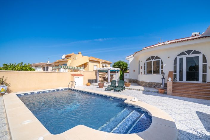 Image No.27-3 Bed Villa for sale