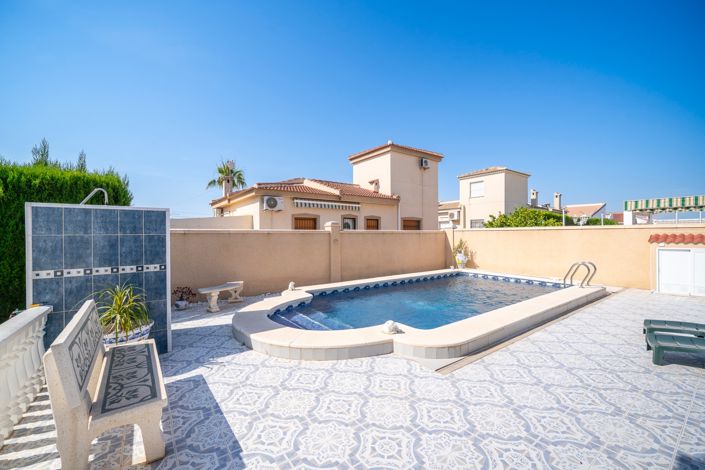 Image No.28-3 Bed Villa for sale