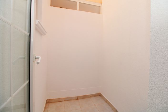 Image No.11-2 Bed Townhouse for sale