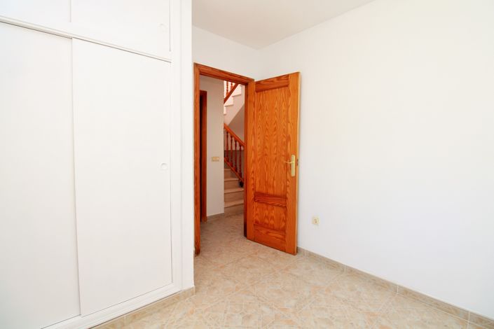 Image No.17-2 Bed Townhouse for sale