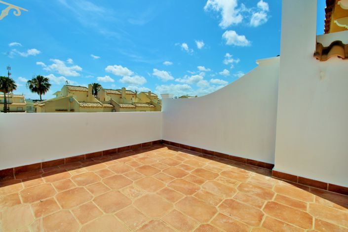 Image No.18-2 Bed Townhouse for sale