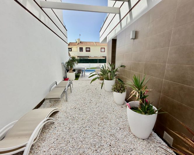 Image No.12-3 Bed Villa for sale