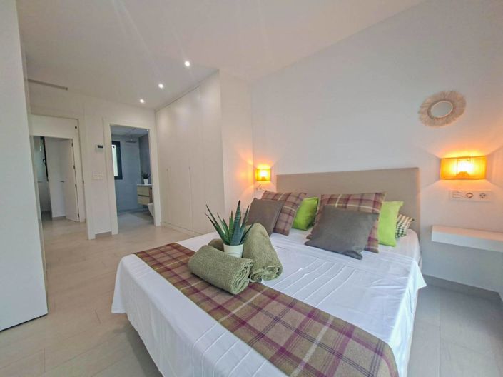 Image No.15-4 Bed Villa for sale