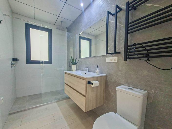 Image No.20-4 Bed Villa for sale