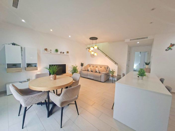 Image No.4-4 Bed Villa for sale