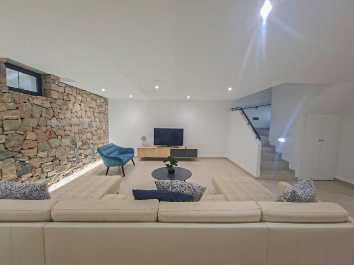 Image No.34-4 Bed Villa for sale