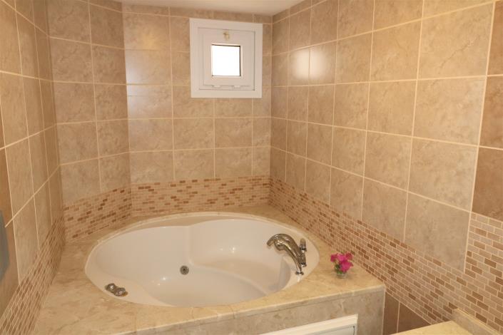 Image No.20-4 Bed Apartment for sale