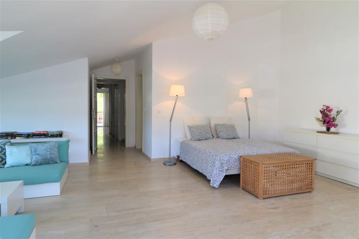 Image No.19-4 Bed Apartment for sale