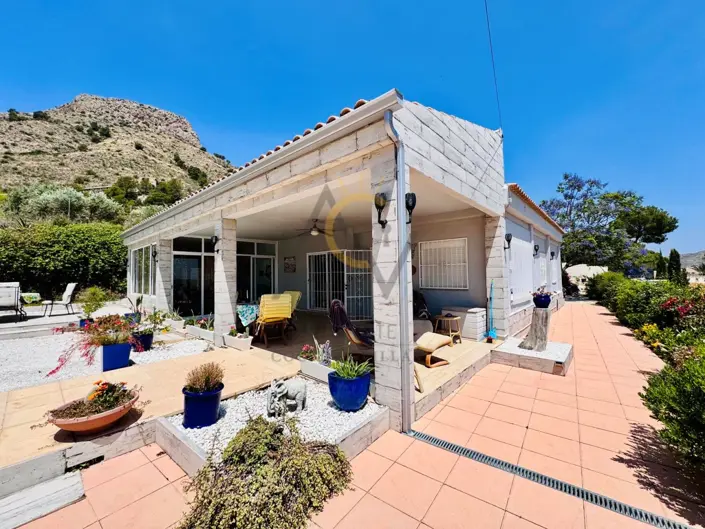 Image No.3-4 Bed House for sale