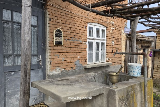Image No.15-3 Bed House for sale