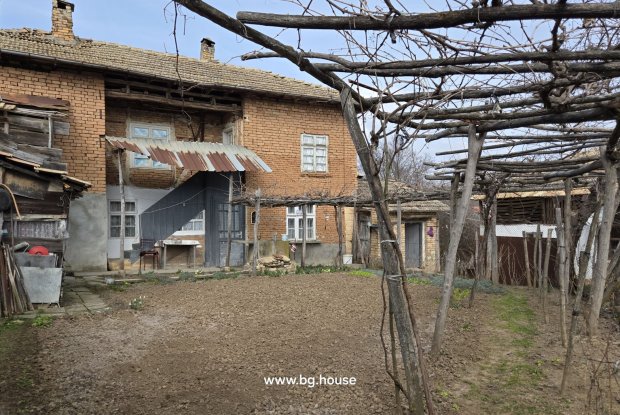 Image No.21-3 Bed House for sale