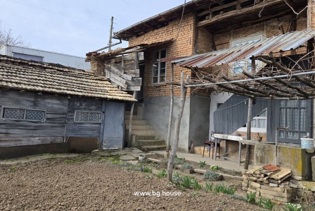 Image No.24-3 Bed House for sale