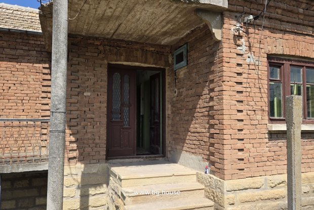Image No.11-3 Bed House for sale