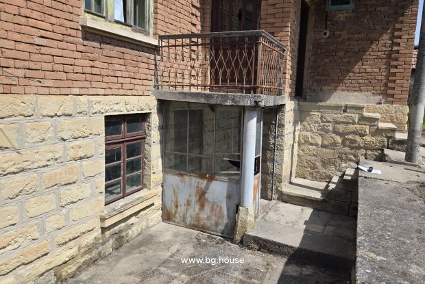 Image No.15-3 Bed House for sale