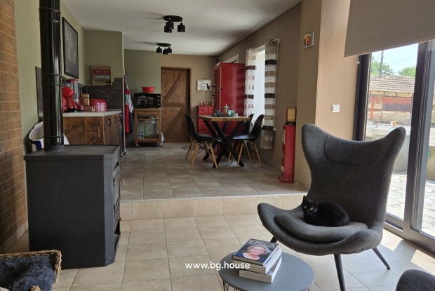 Image No.9-2 Bed House for sale