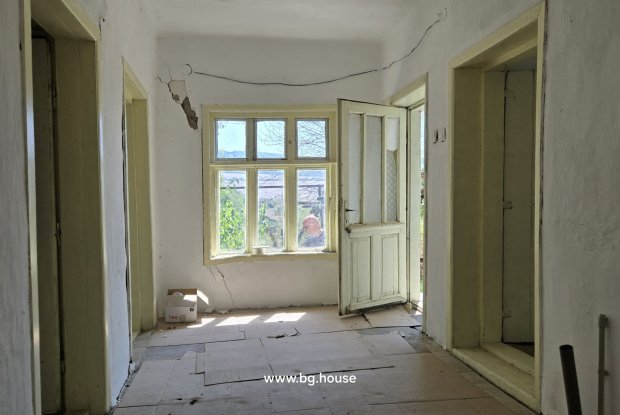 Image No.15-3 Bed House for sale