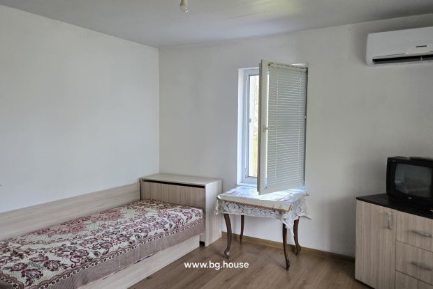 Image No.12-2 Bed House for sale