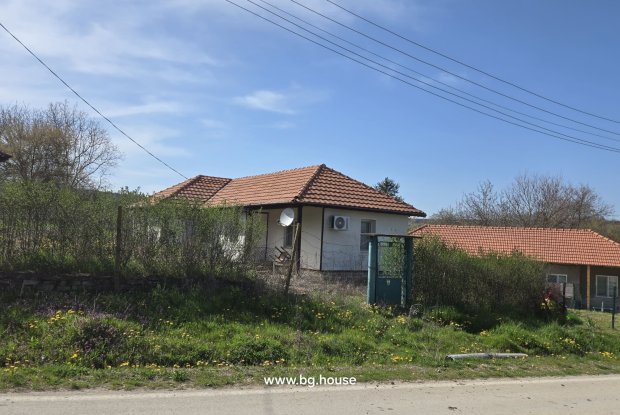 Image No.8-2 Bed House for sale