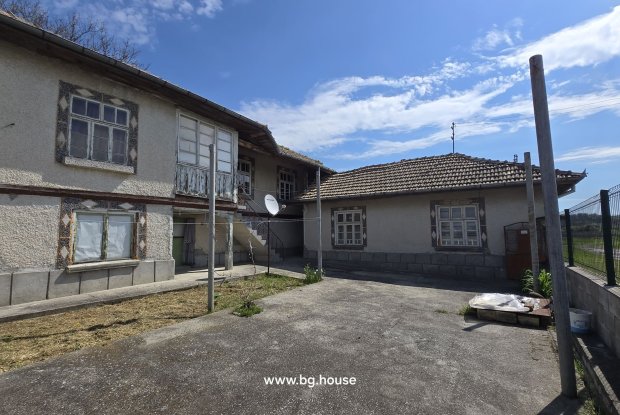 Image No.6-2 Bed House for sale