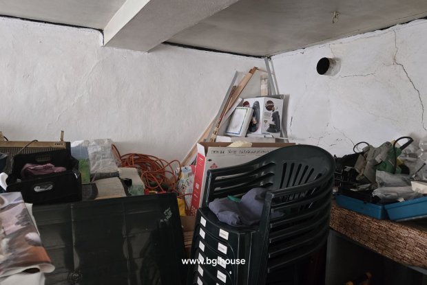 Image No.8-2 Bed House for sale