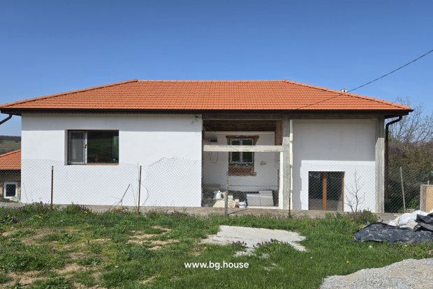 Image No.6-2 Bed House for sale