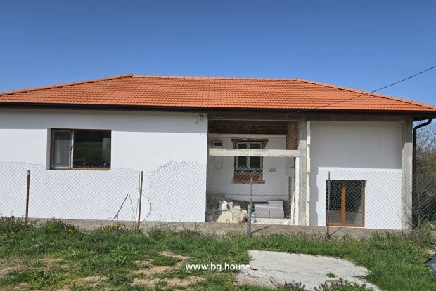 Image No.7-2 Bed House for sale