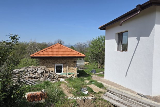Image No.8-2 Bed House for sale
